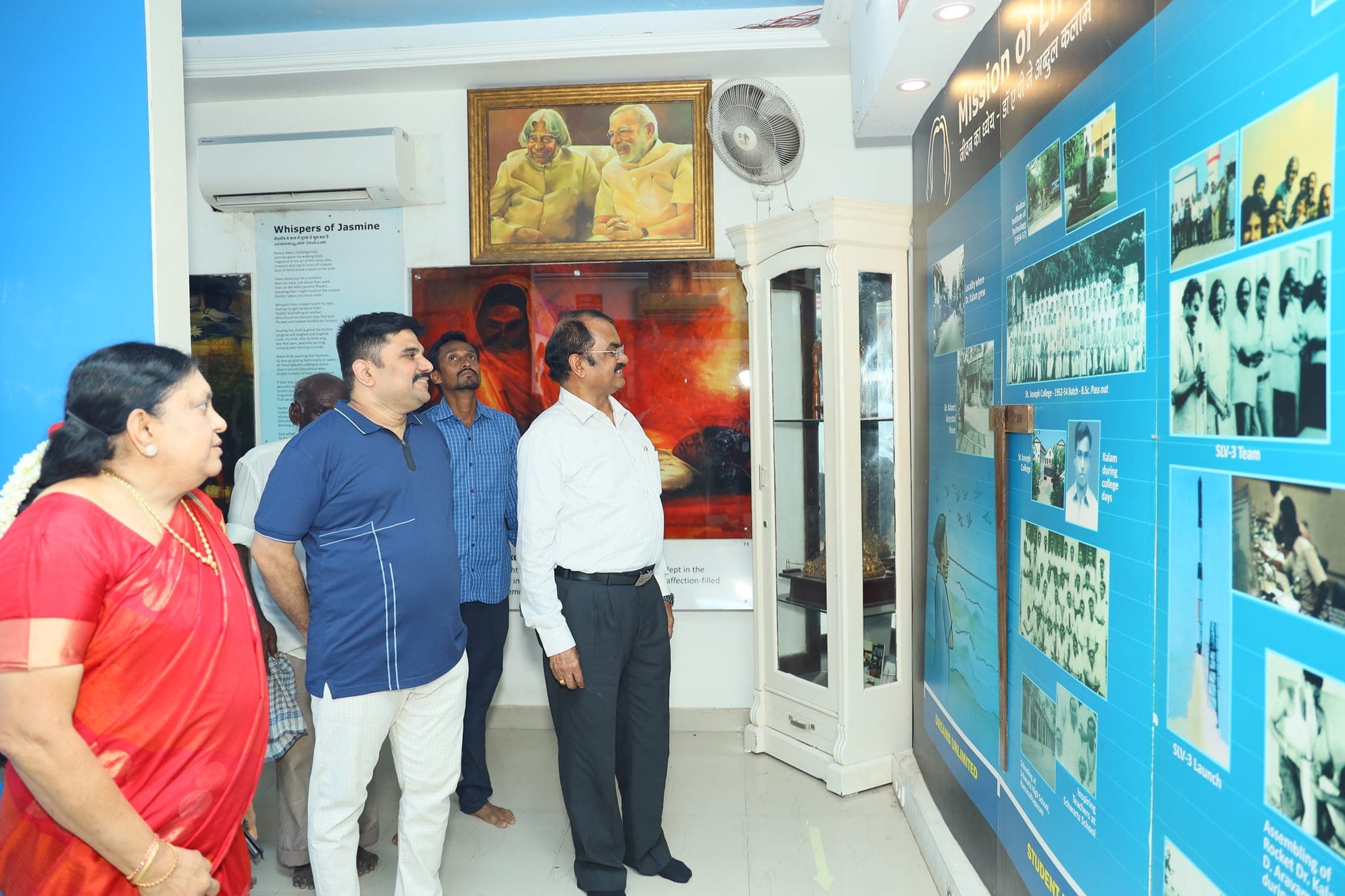 With Leaders & Dignitaries — photo 4